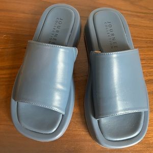 Denrie platform sandal from Journee Collection. Dusty blue size 6.5.